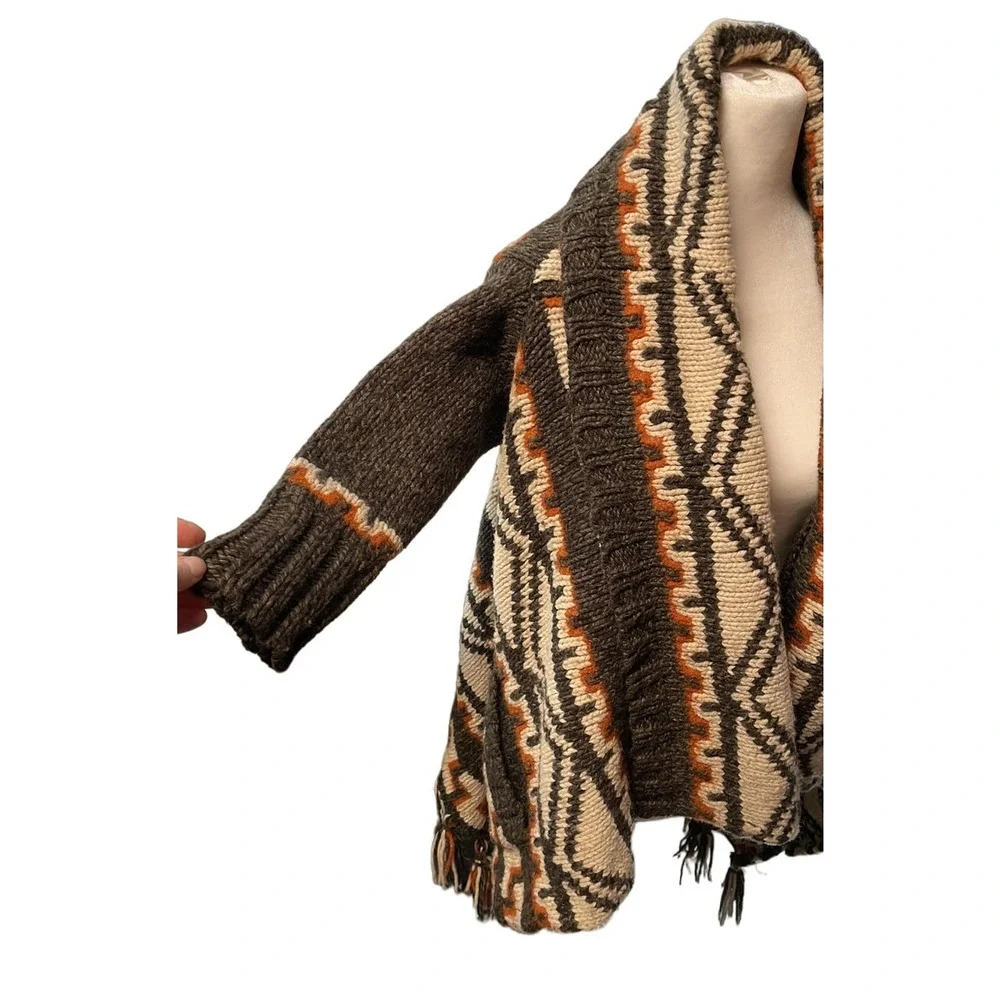 Abercrombie & Fitch Women's Wool Blend Aztec Print Shawl Cardigan Size XS/S‎ - Picture 3 of 10